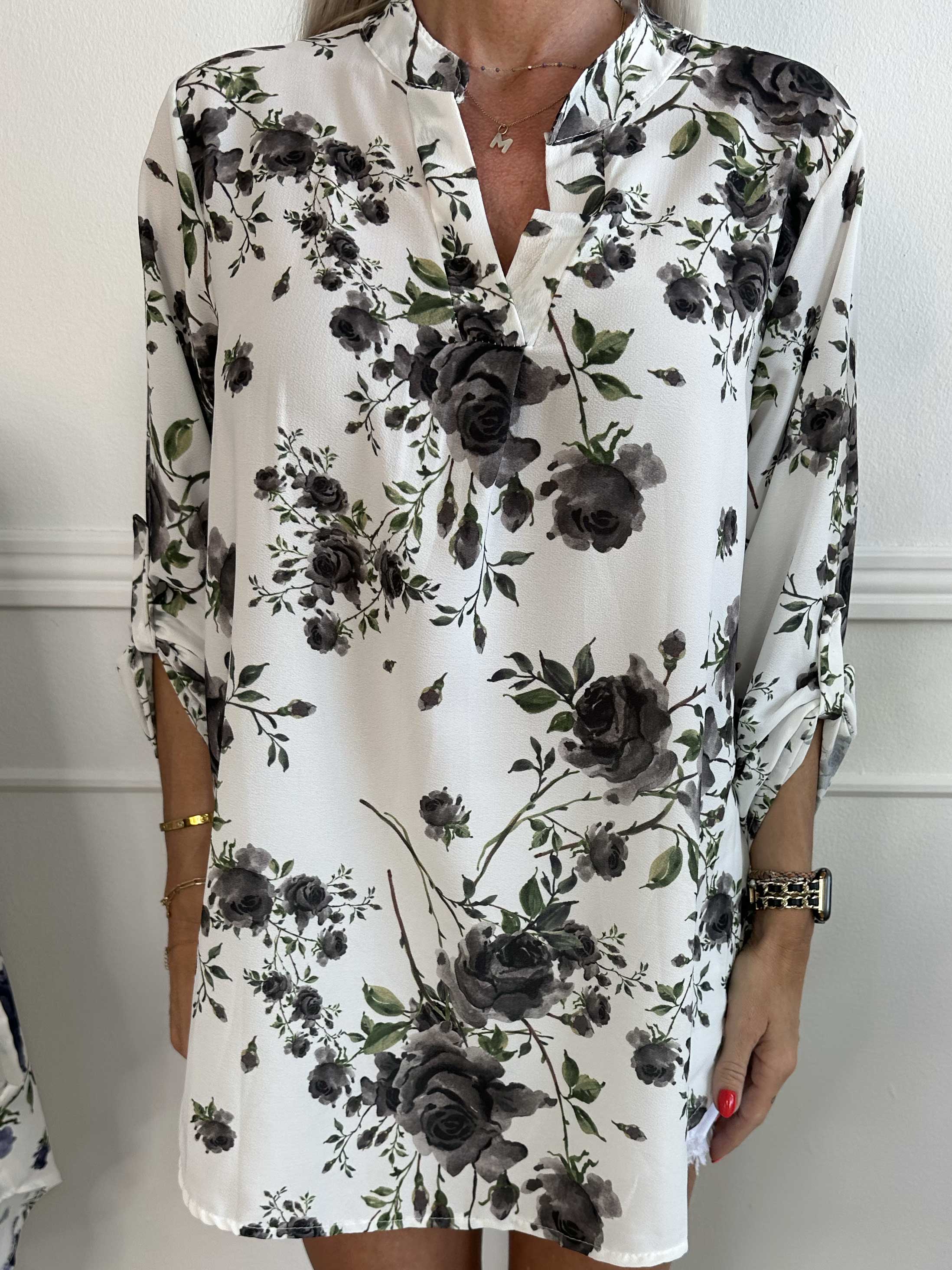 Vanesa Rose - Lätt och luftig tunika med blommönster